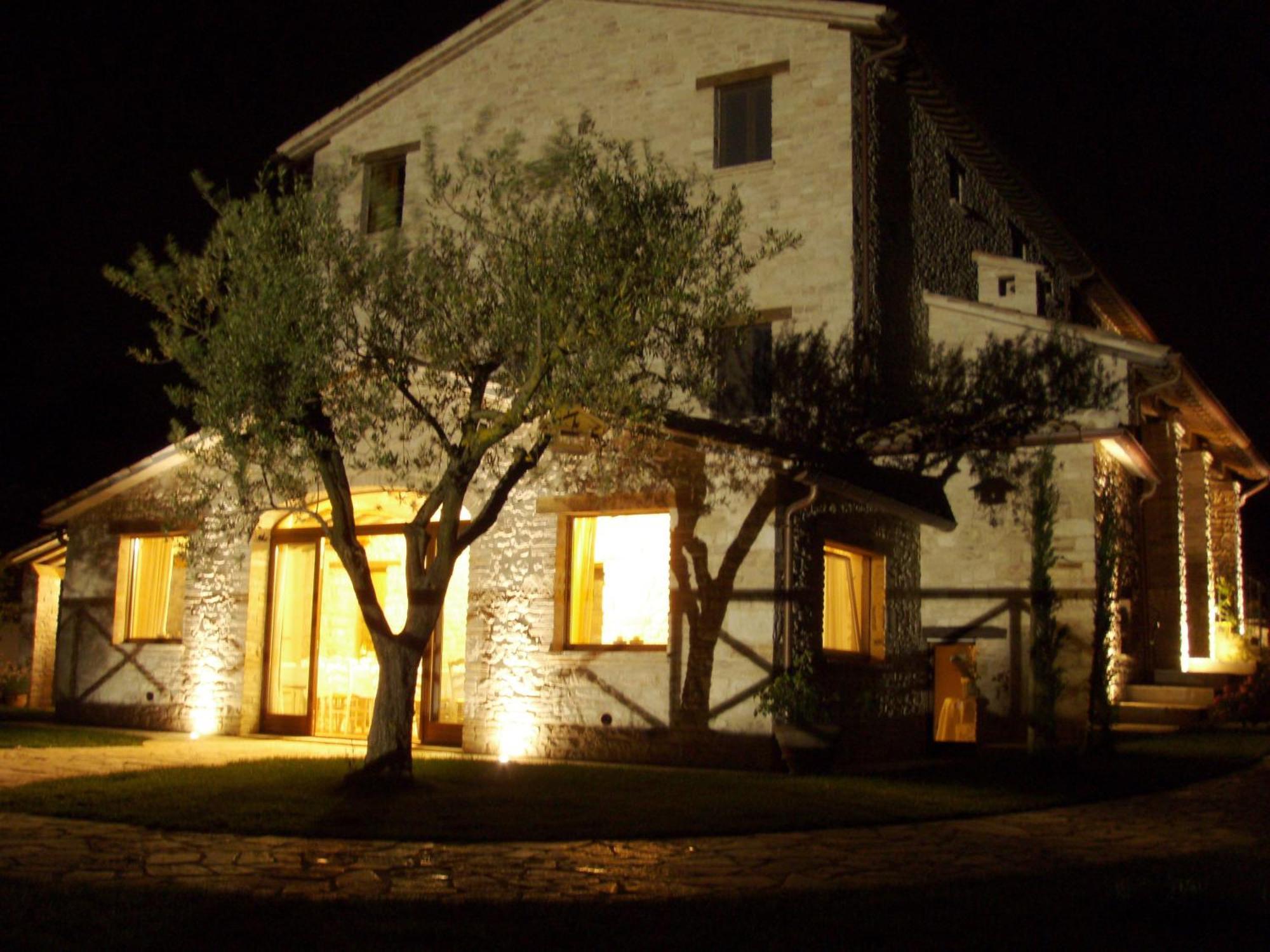 פוסומברונה Agriturismo Casal San Sergio מראה חיצוני תמונה