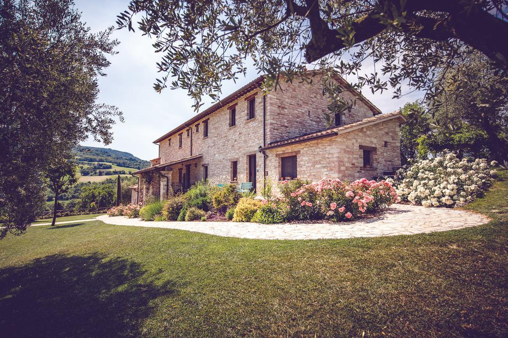 פוסומברונה Agriturismo Casal San Sergio מראה חיצוני תמונה