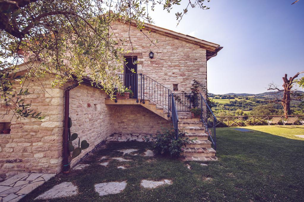 פוסומברונה Agriturismo Casal San Sergio מראה חיצוני תמונה