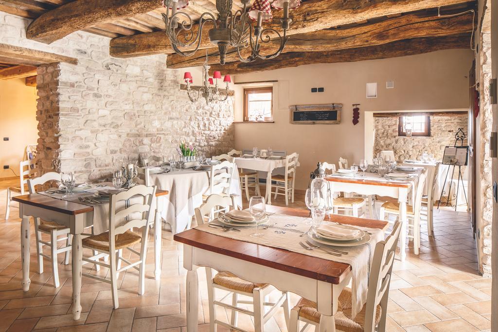 פוסומברונה Agriturismo Casal San Sergio מראה חיצוני תמונה