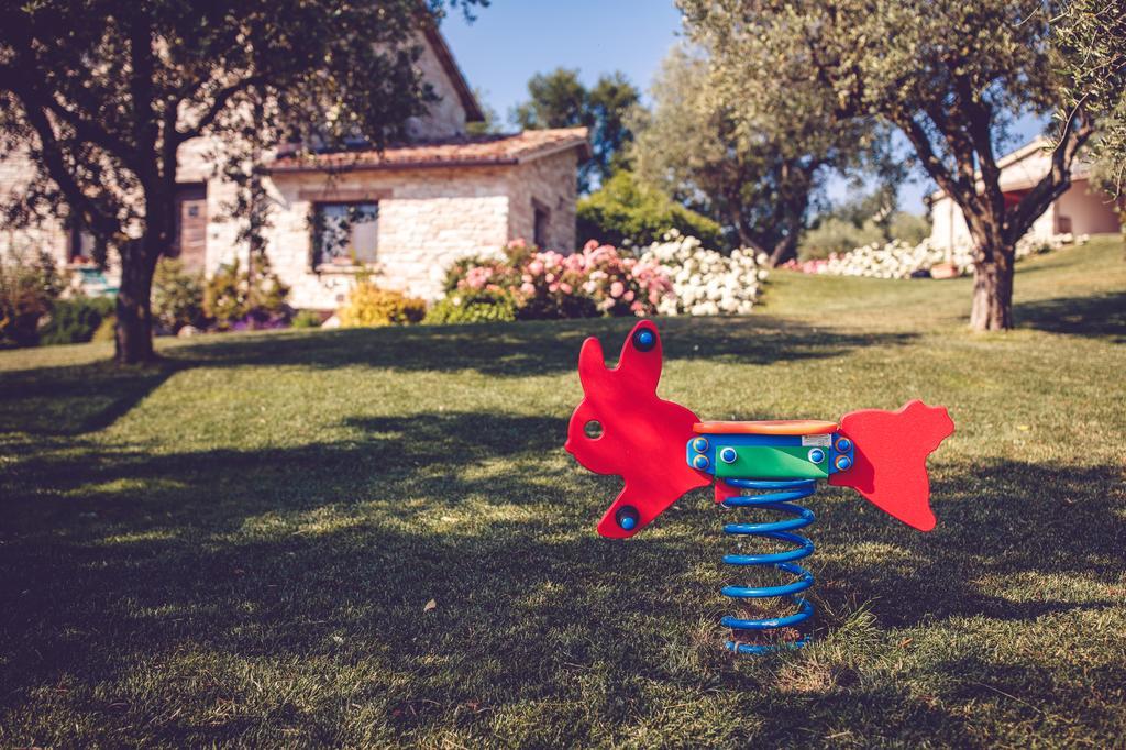 פוסומברונה Agriturismo Casal San Sergio מראה חיצוני תמונה