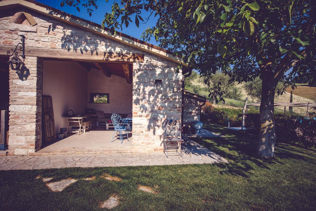 פוסומברונה Agriturismo Casal San Sergio מראה חיצוני תמונה