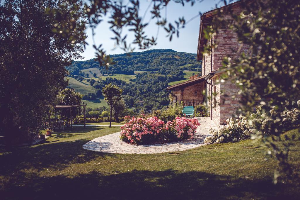 פוסומברונה Agriturismo Casal San Sergio מראה חיצוני תמונה