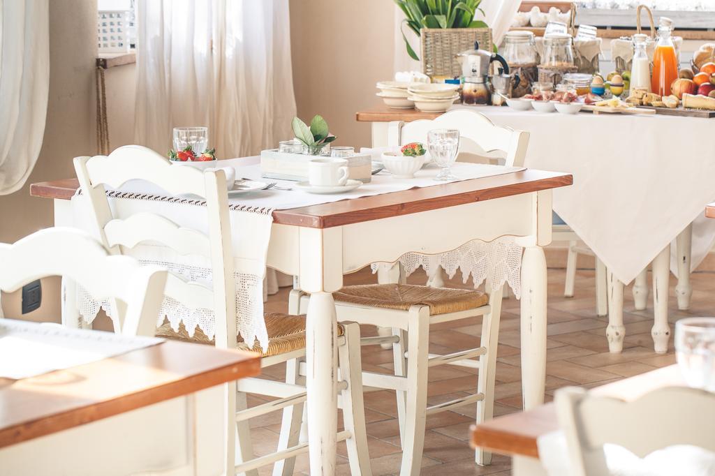 פוסומברונה Agriturismo Casal San Sergio מראה חיצוני תמונה